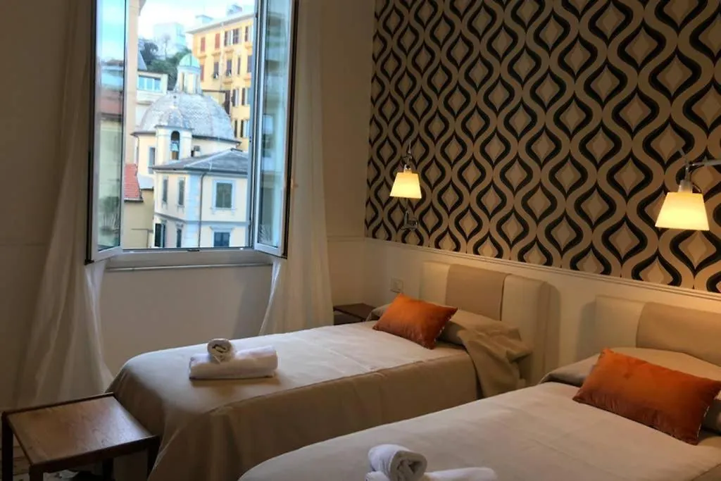 Casa Retro. Historic Center - La Spezia Apartment Italy