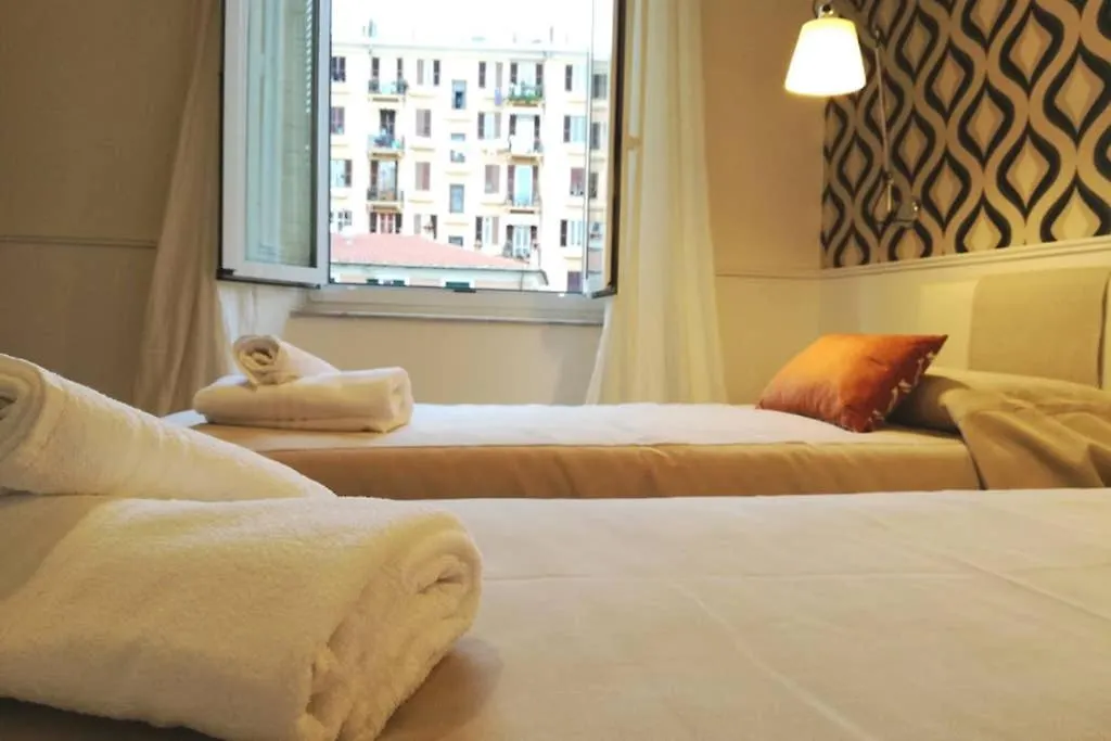 Casa Retro. Historic Center - La Spezia Apartment